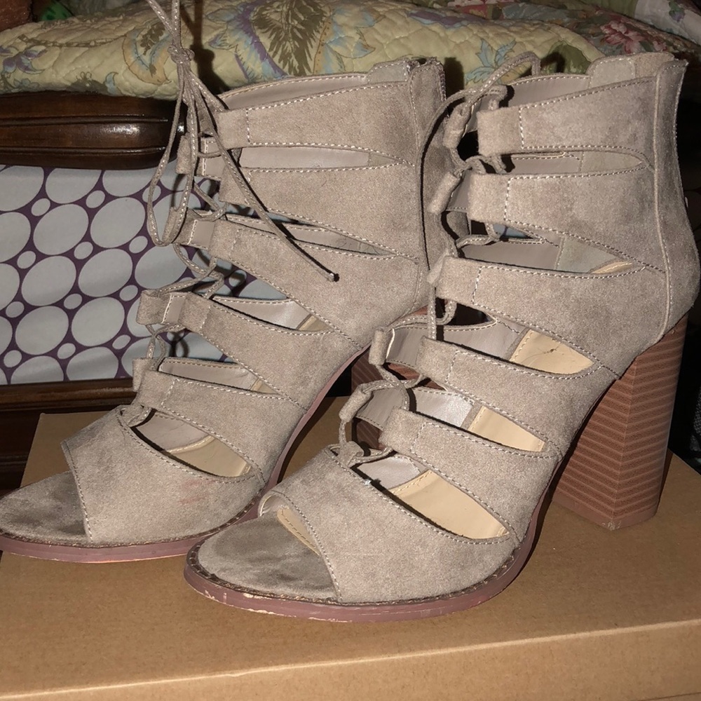 Tie up heels